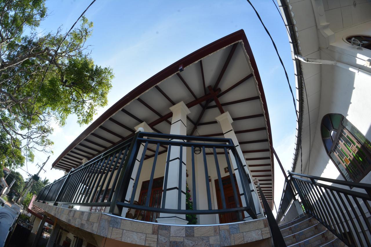 Reshani Guest House Negombo Exterior foto